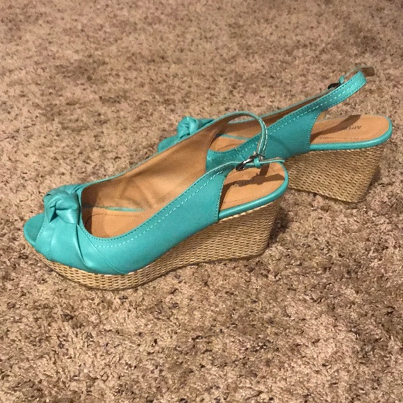 Apt. 9 callista peep toe sling back wedges. - Picture 2 of 4